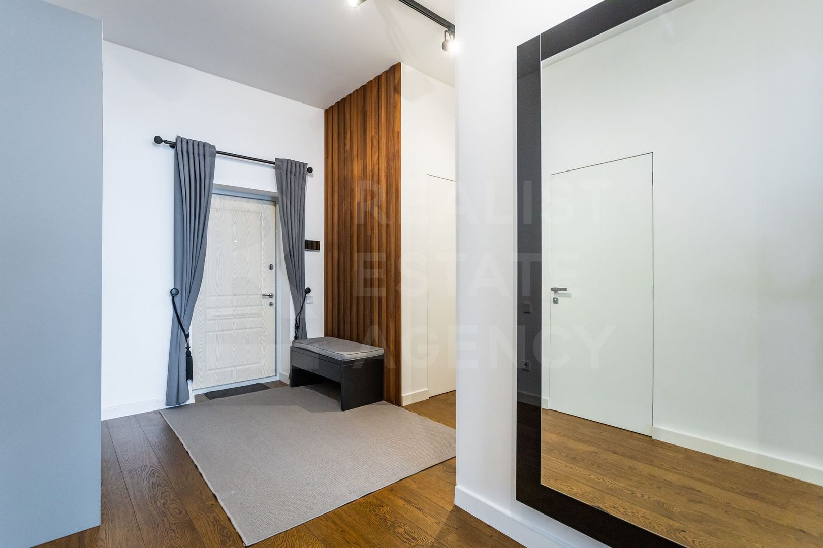 Chirie, apartament 3 camere, strada Alexandru Bernardazzi, Centru - Poză 16