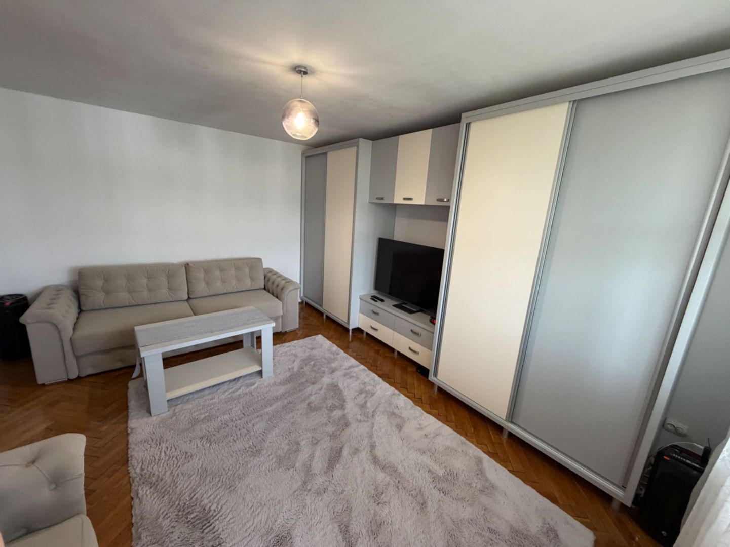 Apartament 2 camere, decomandat - zona Cetate - Poză 1