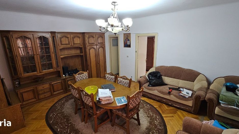 Vila P+1 Piața Muncii , strada Orzari, apartament cu 3 camere la Parer - Poză 10