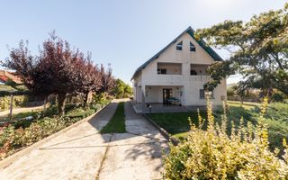 Casa visurilor cu 4000 mp livada roditoare si gradina Darmanesti-Arges - Poză 24