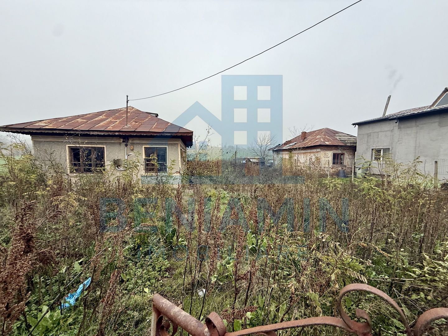 Teren intravilan 1329mp toate utilitatile Mischii langa Stadion - Poză 3