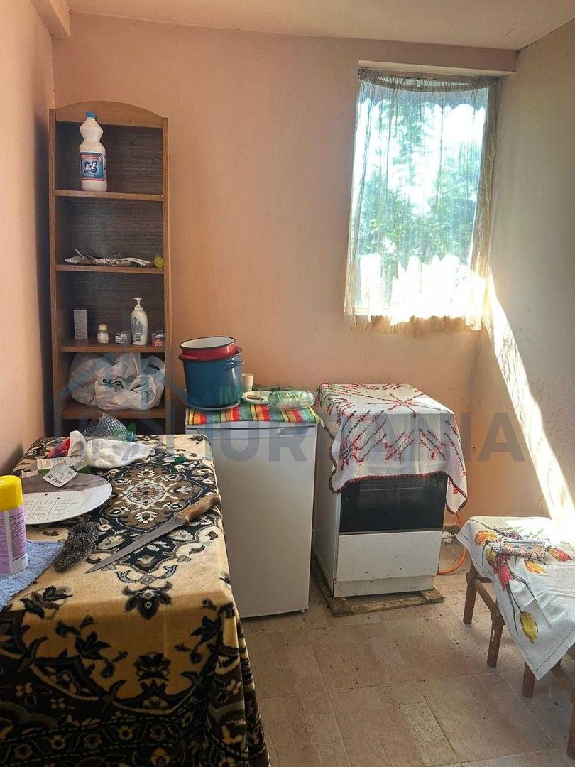 Casă tradițională cu anexă, beci și teren de 5700 mp, deschidere la drum principal, învecinată cu pădurea Bârnova, localitatea Pădureni, com. Grajduri, la 19 km de Iași - Poză 3