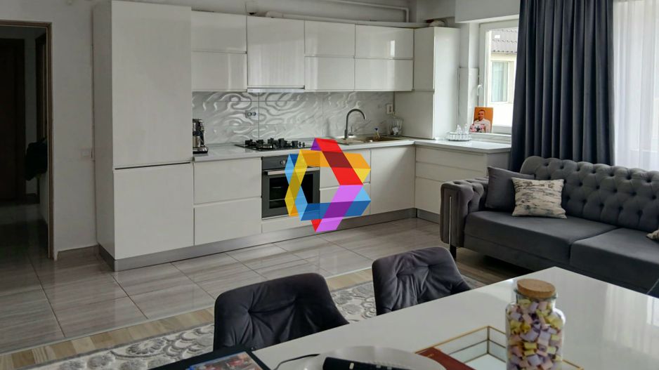 Apartament cu trei camere, zona Tractorul - Coresi, 70 mp - Poză 5