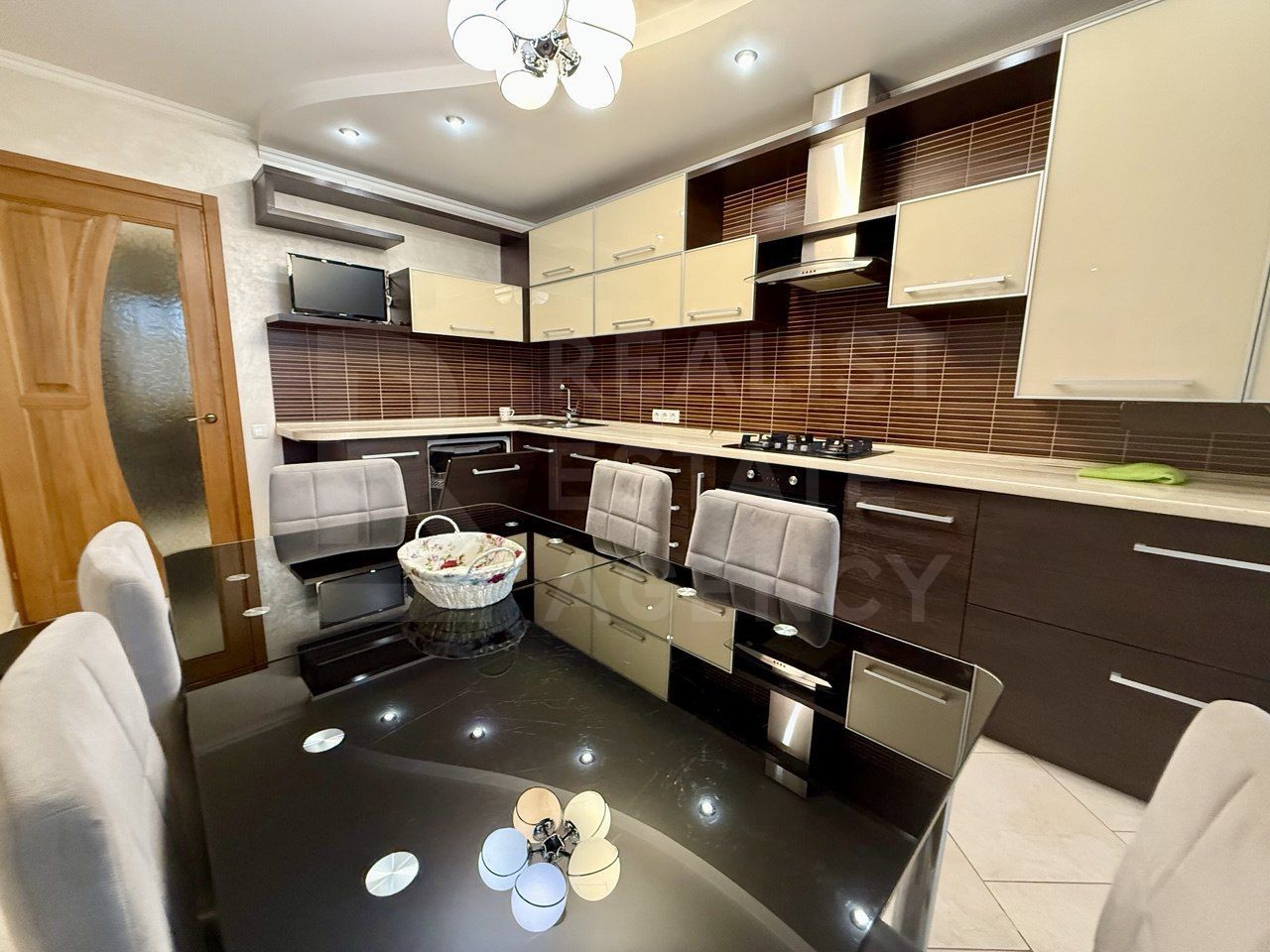 Chirie, apartament, 3 camere, str. Burebista, sectorul Botanica - Poză 2