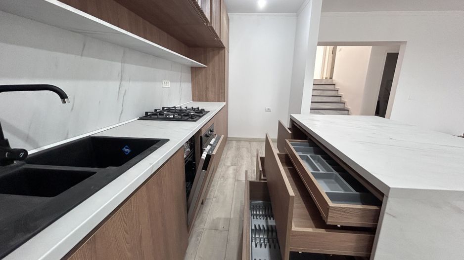 De vanzare apartament Samantha Urcator zona Polivalenta - Poză 4