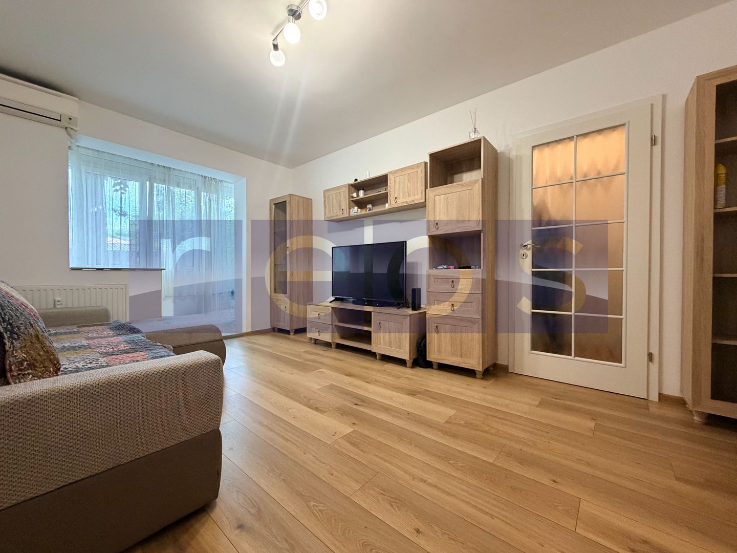 VANZARE | 2 CAMERE | METROU BAZILESCU | COMPLET RENOVAT | MOBILAT SI UTILAT - Poză 1