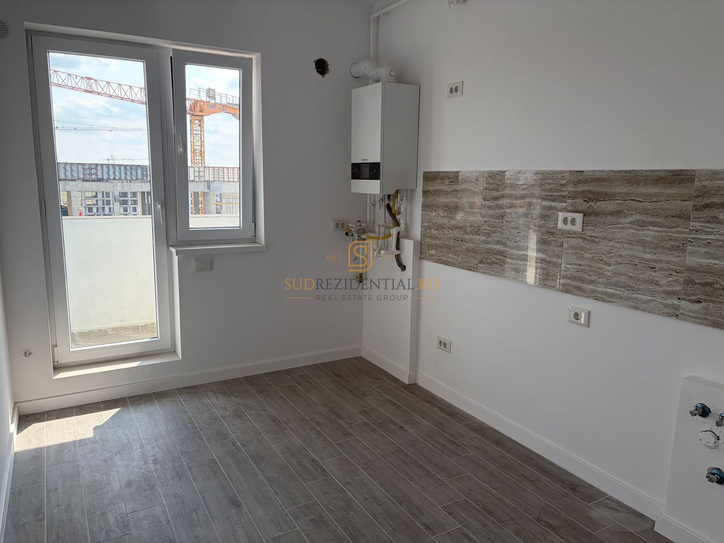 Apartament 2 camere, decomandat, parcare, 10 min de Metrou Berceni - Poză 2