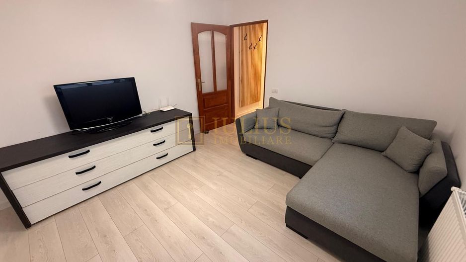 2 camere: living+dormitor, la 3 minute de Spitalul Jud, centrala proprie - Poză 1