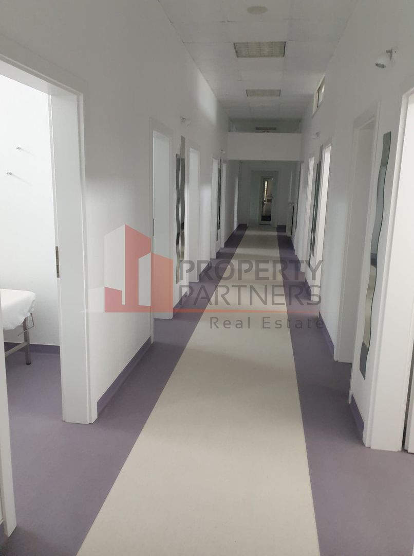 561 mp amenajati pentru clinica medicala - Poză 2