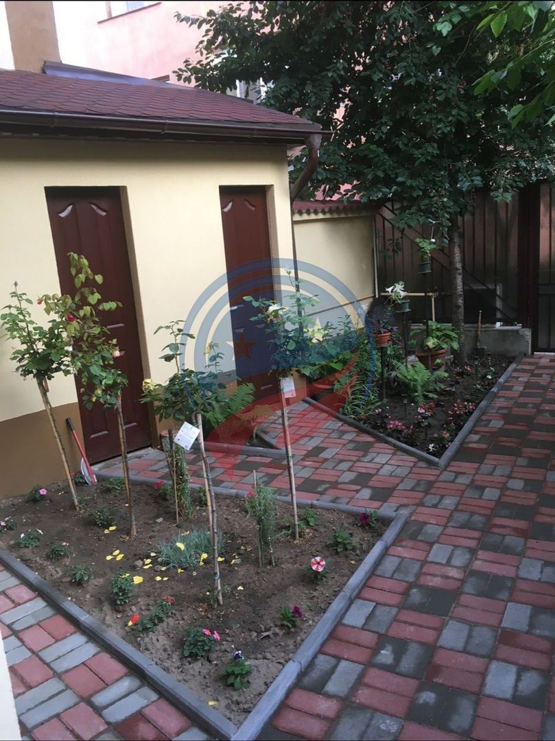 Casa moderna alcatuita din trei apartamente, zona Rovine - Poză 17