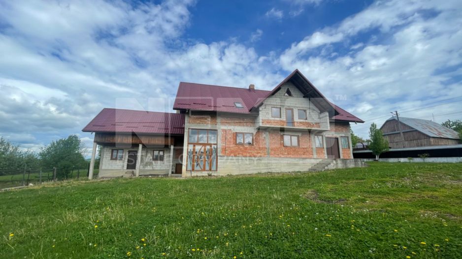 Casă la Rosu | Teren imprejmuit | Priveliste panoramica| Burla - Poză 1