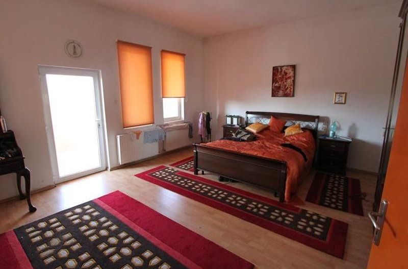 Vilă transformata în cămin pretabilă investiție - Poză 13