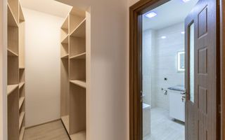 Coresi-Isaran apartament foarte spatios, 2 bai - Poză 7