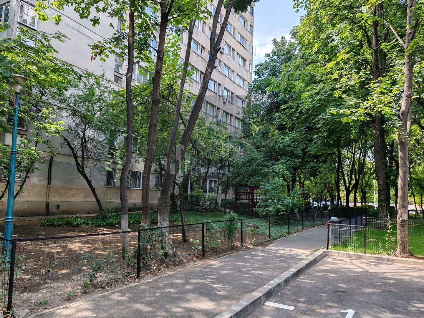 Apartament 3 camere, bloc 4 etaje, Berceni/str Dorohoi, curat - Poză 11