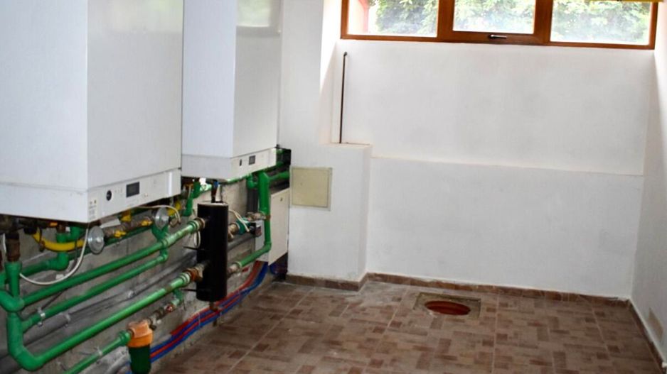 Inchiriere casa individuala multifunctionala zona rezidentiala Bunloc - Poză 15
