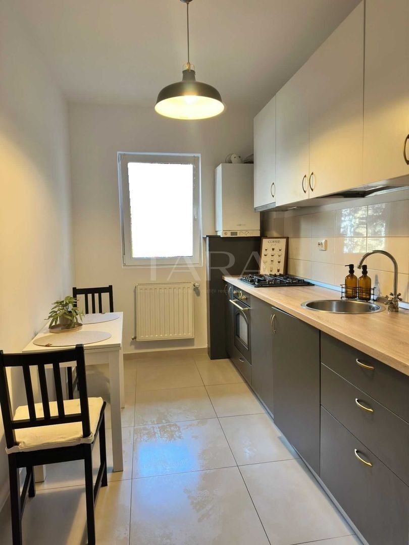 Apartament elegant cu terasă înierbată în zona Bună Ziua. - Poză 1