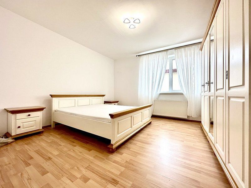Casa de inchiriat - intrarea în Dumbravita - Poză 7