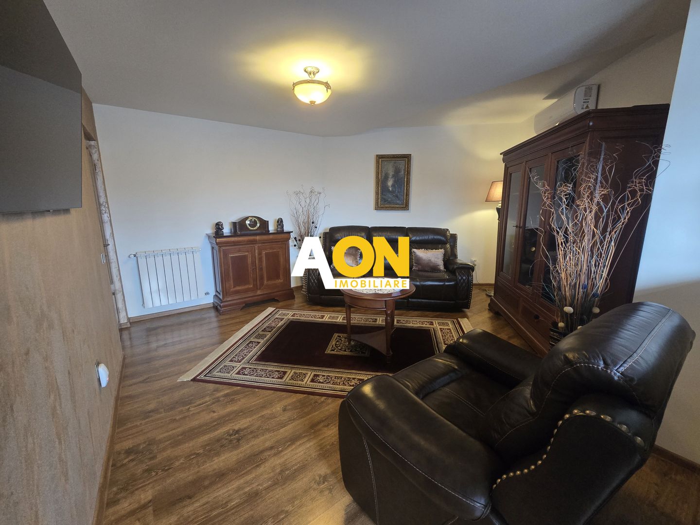 Apartament 2 Camere M-uri, Vedere spre Catedrala, Complet Renovat - Poză 9