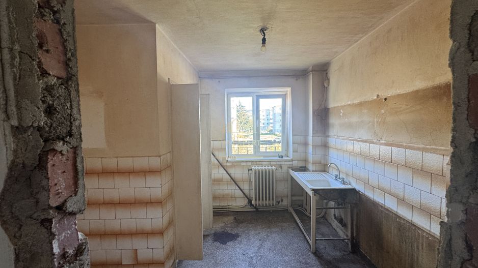 APARTAMENT 3 CAMERE ETAJ 3 CAMPULUNG - Poză 14