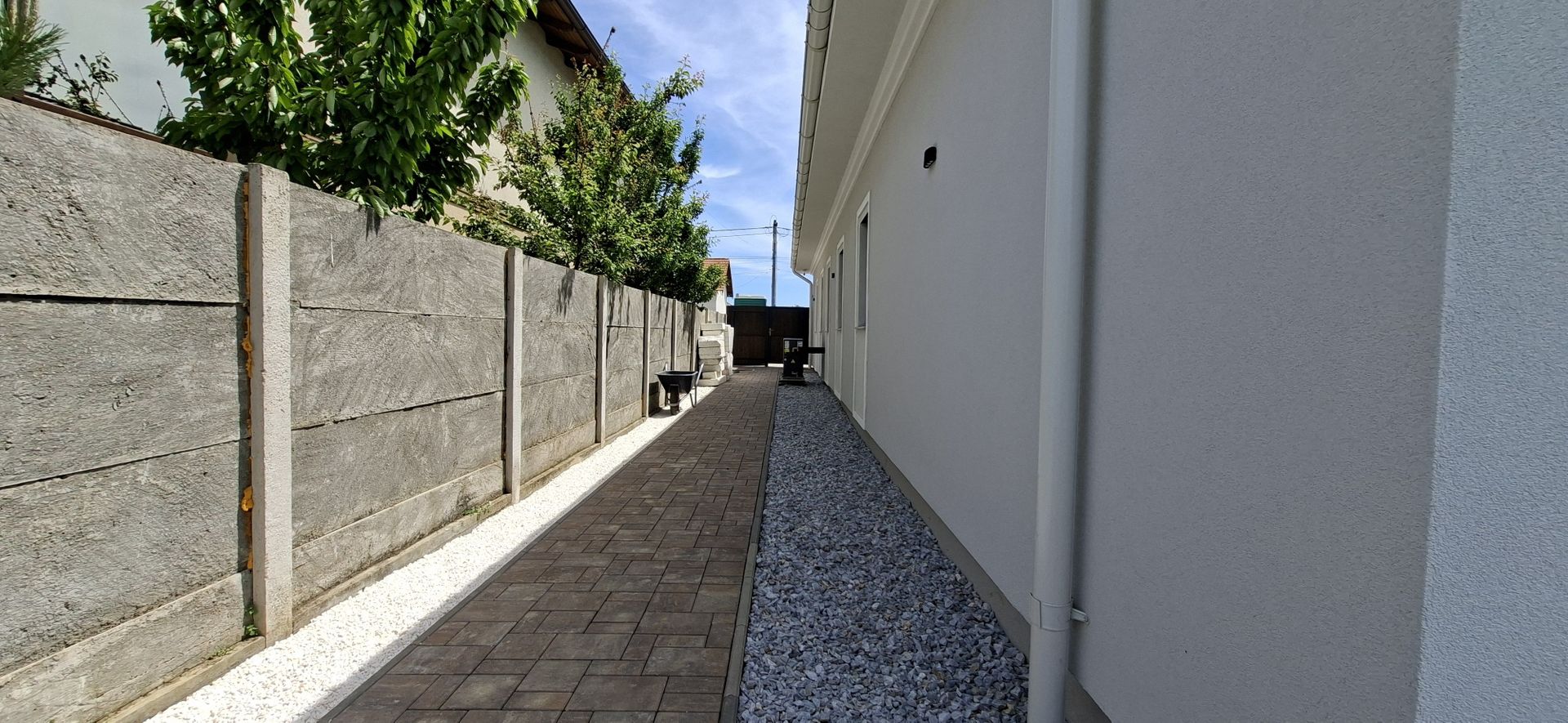 Locuinta individuala cu garaj- in stil mediteranean - Poză 26