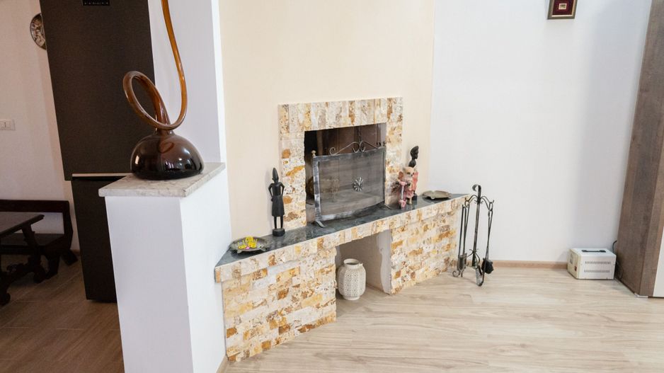 Casă de vânzare Furceni – 7 camere, teren 8.000 m - Poză 4