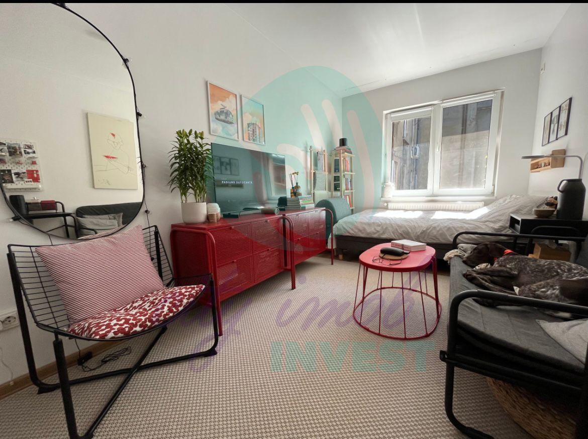 Garsoniera renovată 5 minute Parc Cișmigiu | Imobil fără risc | Centrală proprie - Poză 2