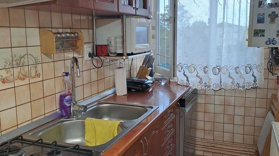 BRASADAS vinde ap 2 cam la etajul 3 in 14 Mai. - Poză 1