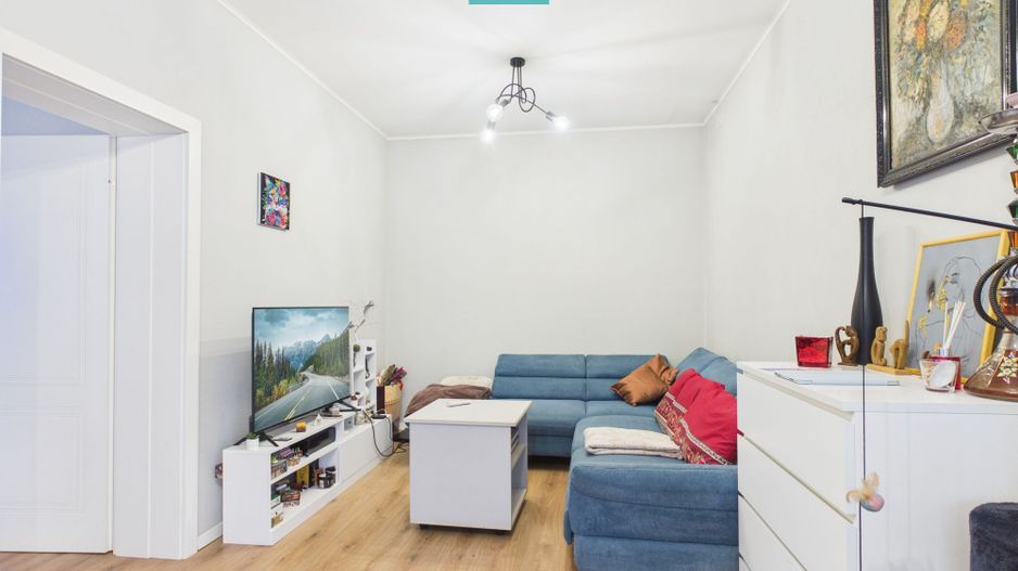 Apartament cu 2 camere și curte ultracentral - Poză 2