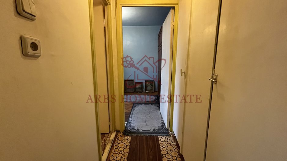 Etaj 1, 3 camere, spatios, 2 băi, centrală proprie – zonă excelentă - Poză 17