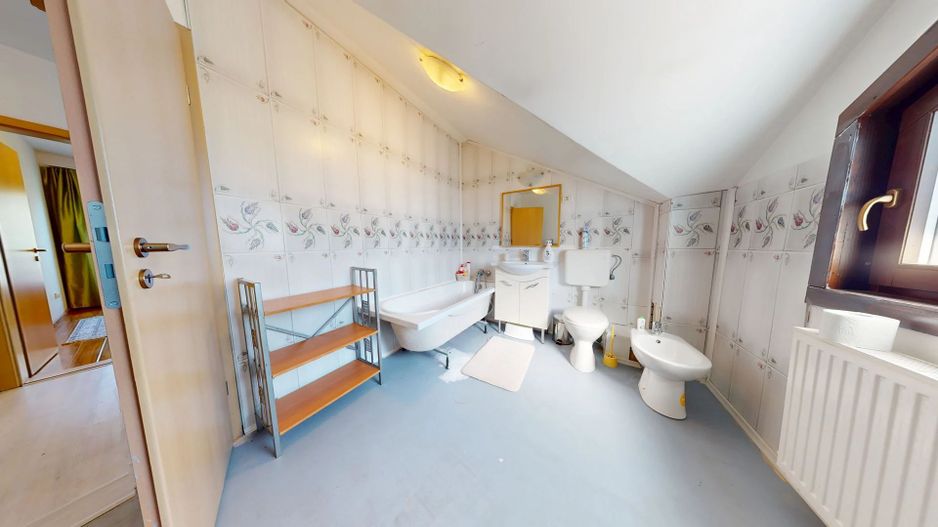 Casa cu 3 dormitoare si birou-Brasov - Poză 10