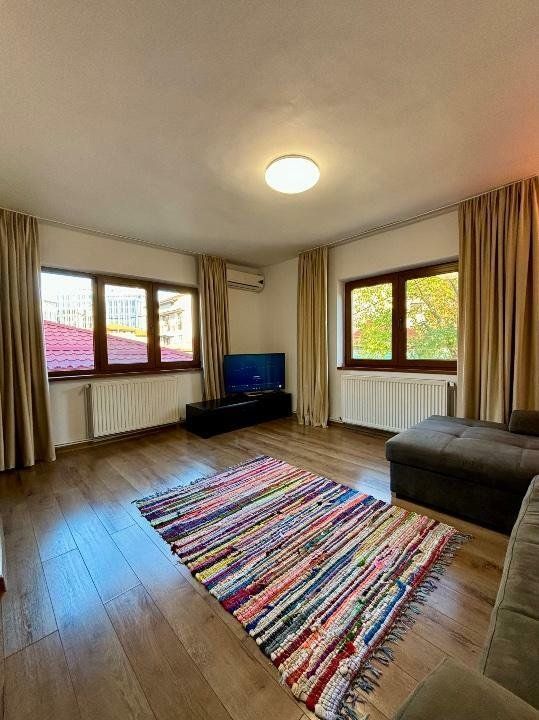 Casa/Vila P+1 individuala cu 3 camere - zona 1 Mai - Poză 1