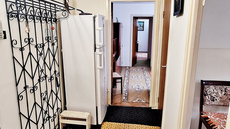 Zona Garii Apartament 3 camere, etaj 3/4, insorit, liber, 119900 euro - Poză 17