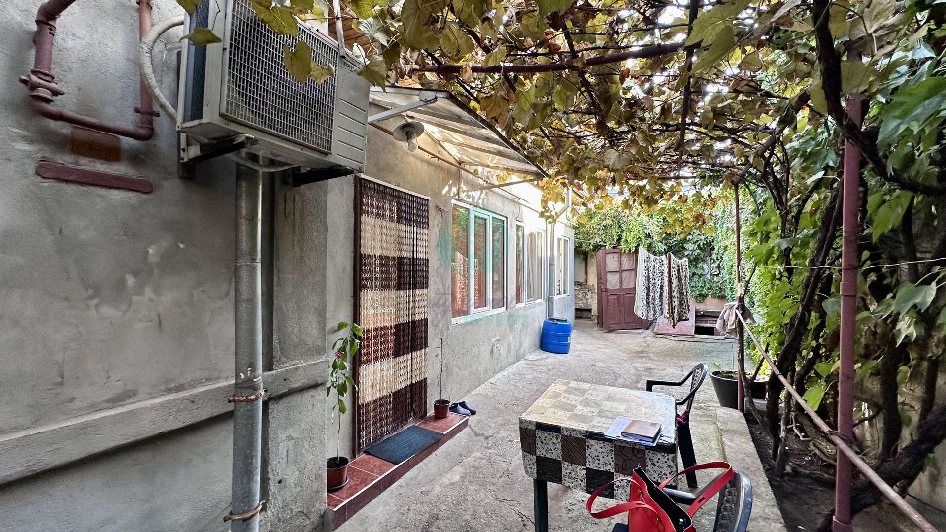 Casa batraneasca intre Parcul Carol si Parcul Tineretului - Poză 2