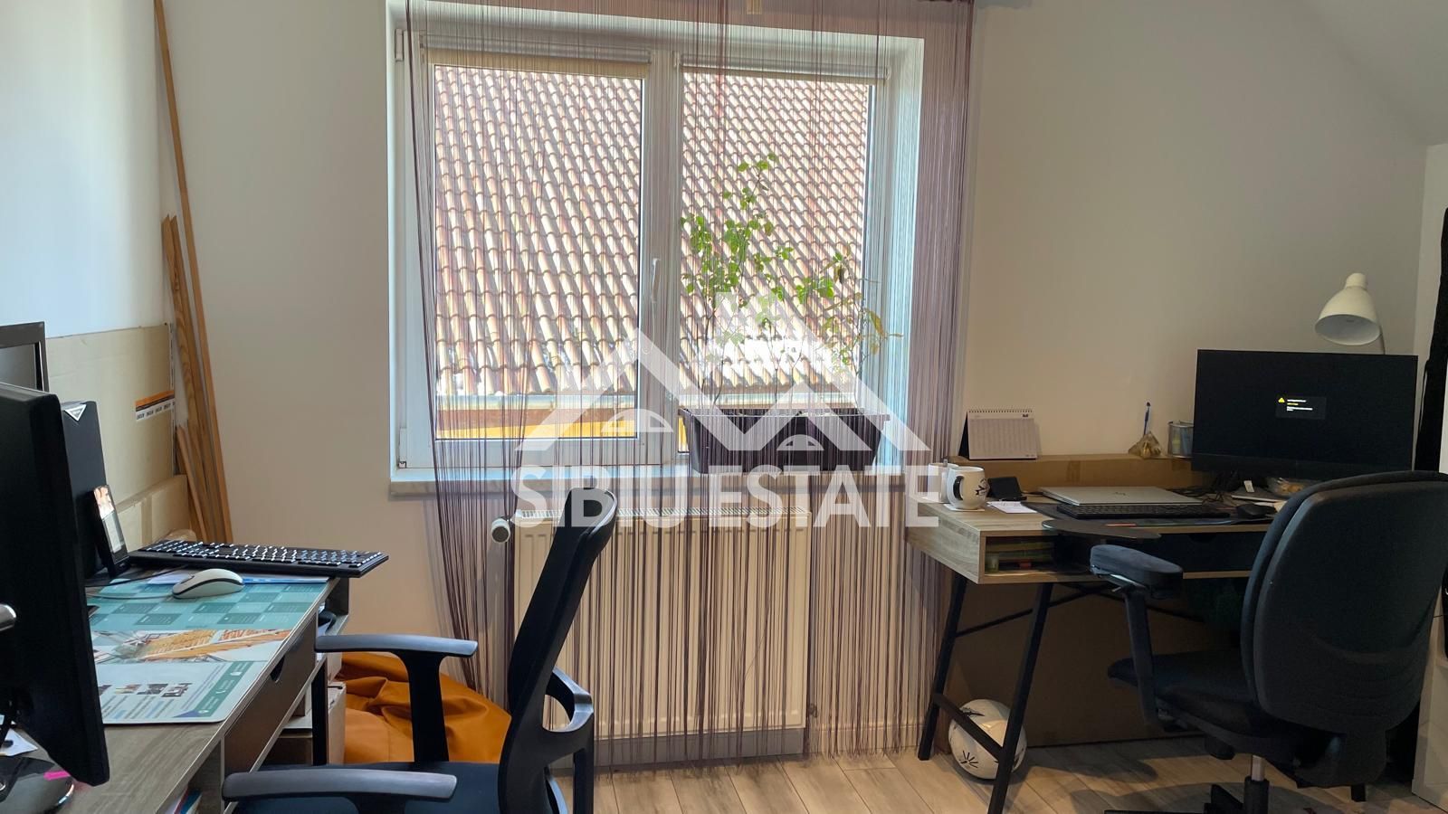 Apartament 2 camere la casă cu pod+curte in  Șelimbăr-Zona Brana - Poză 12