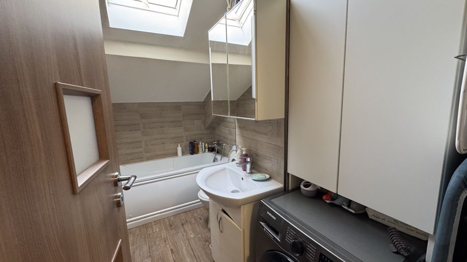 Apartament cu 2 camere in Sanpetru - Poză 12