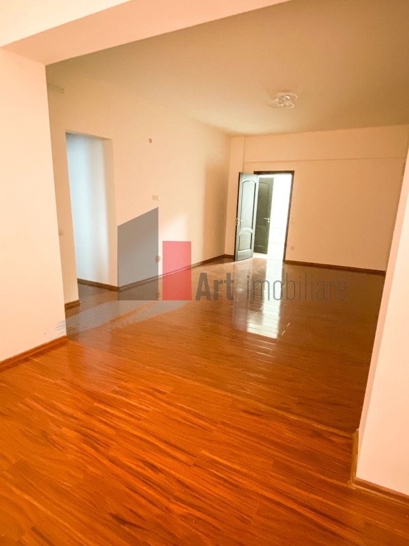 4 camere Dacia - Parc Ionid - Poză 1