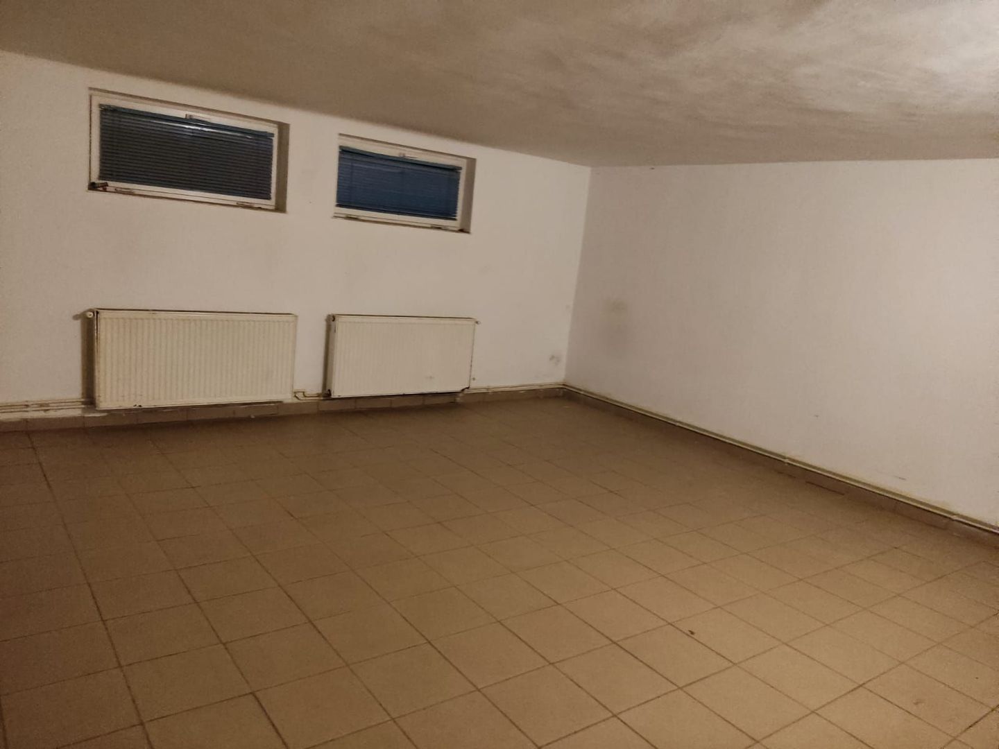 Demisol tehnic 130 mp - Birouri - Atelier - Parcari - Andrei Muresanu - Poză 3