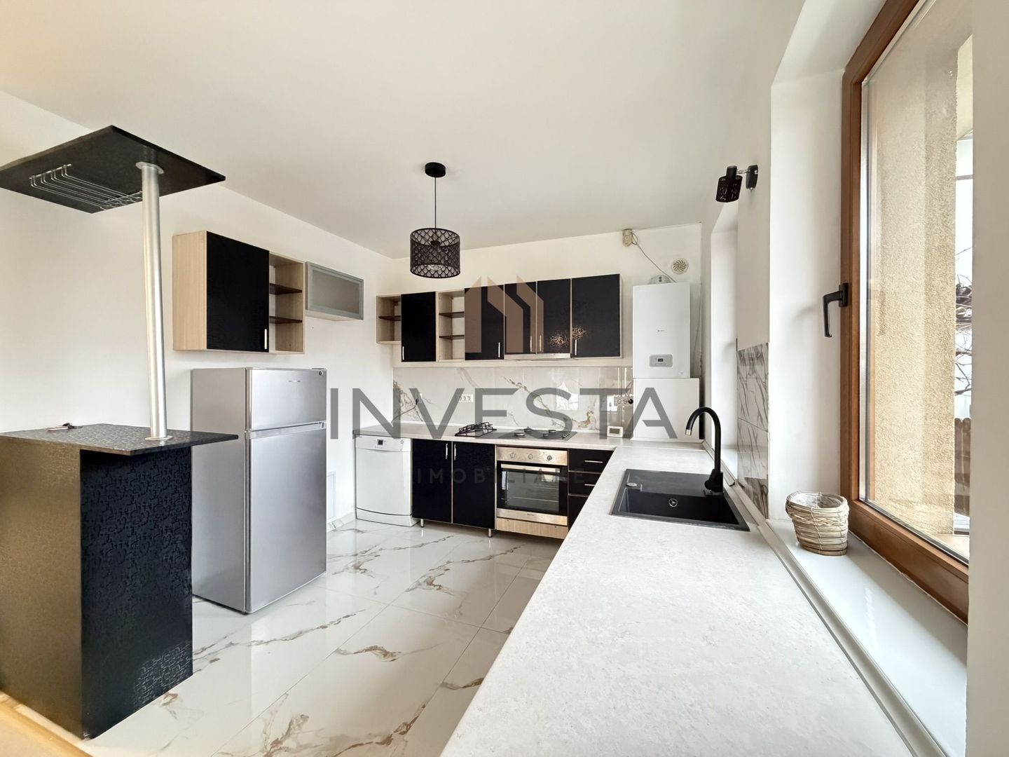 Casa deosebita de inchiriat- zona Mihai Romanul - Poză 8