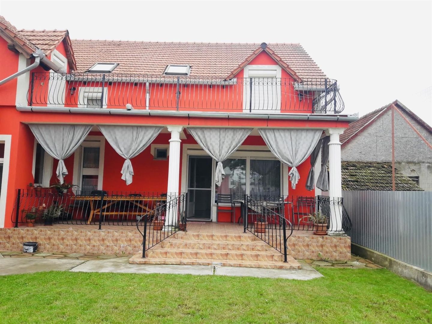 VILA DE VANZARE IN ROSIORI - Poză 4