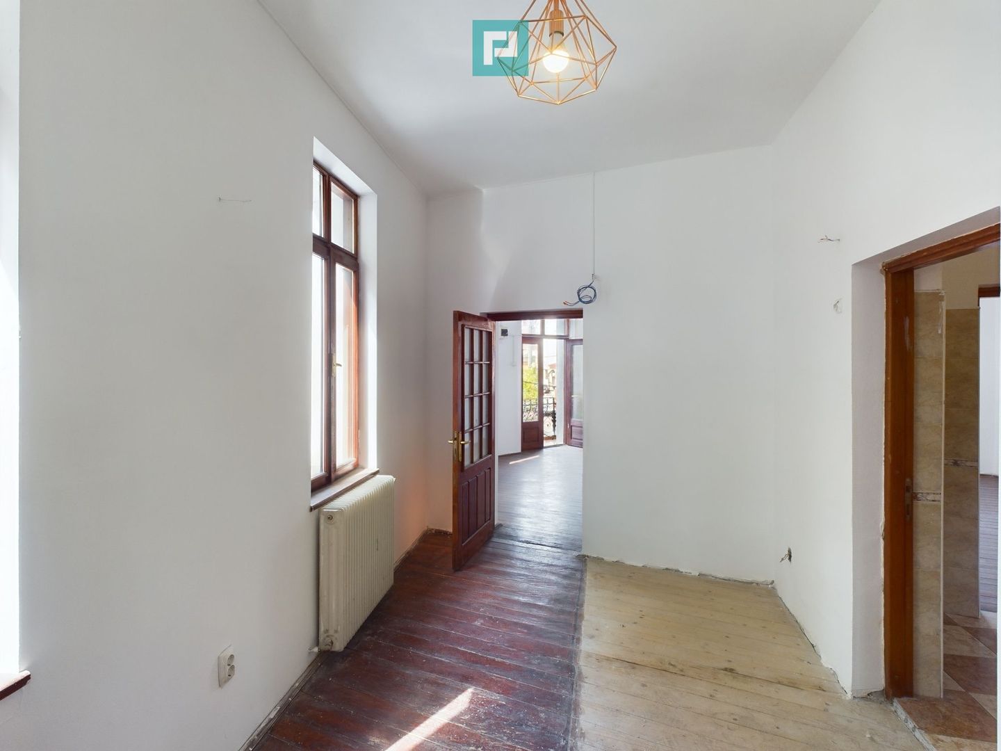 Casa individuala la 6 minute  de Piata Unirii - Poză 9