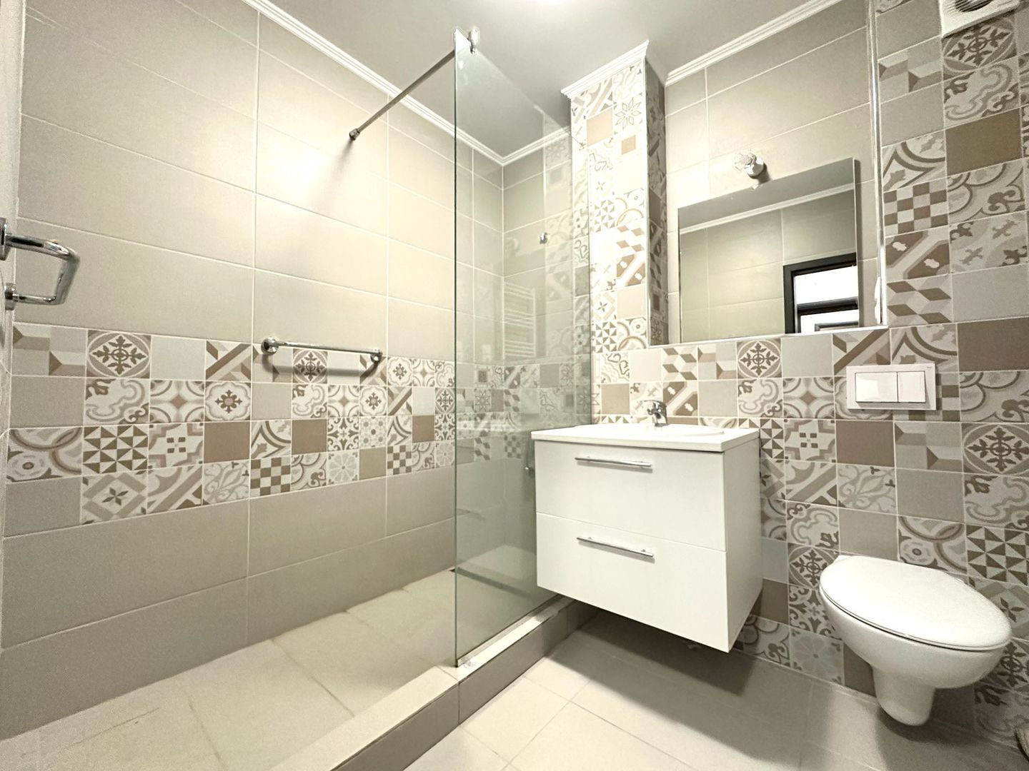 Garsonieră de închiriat + parcare - Poză 5