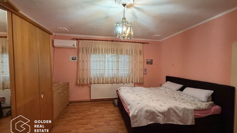 Casa cu doua corpuri de cladire in Gradiste - Poză 4