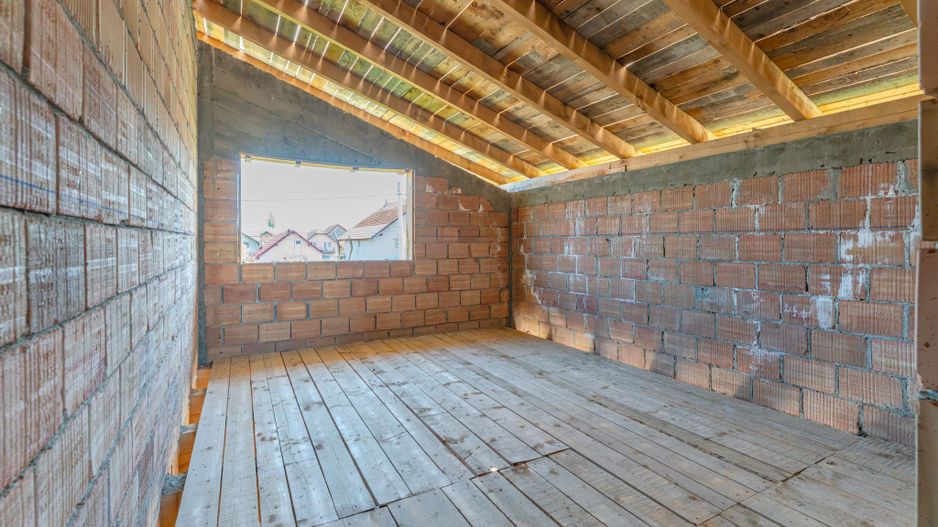 Oportunitate Casă la Roșu în Harman – Ideală pentru Personalizare - Poză 13