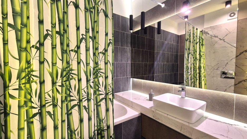 Zona Coresi, str. 13 Decembrie, apartament spațios, bloc nou, loc parcare - Poză 21