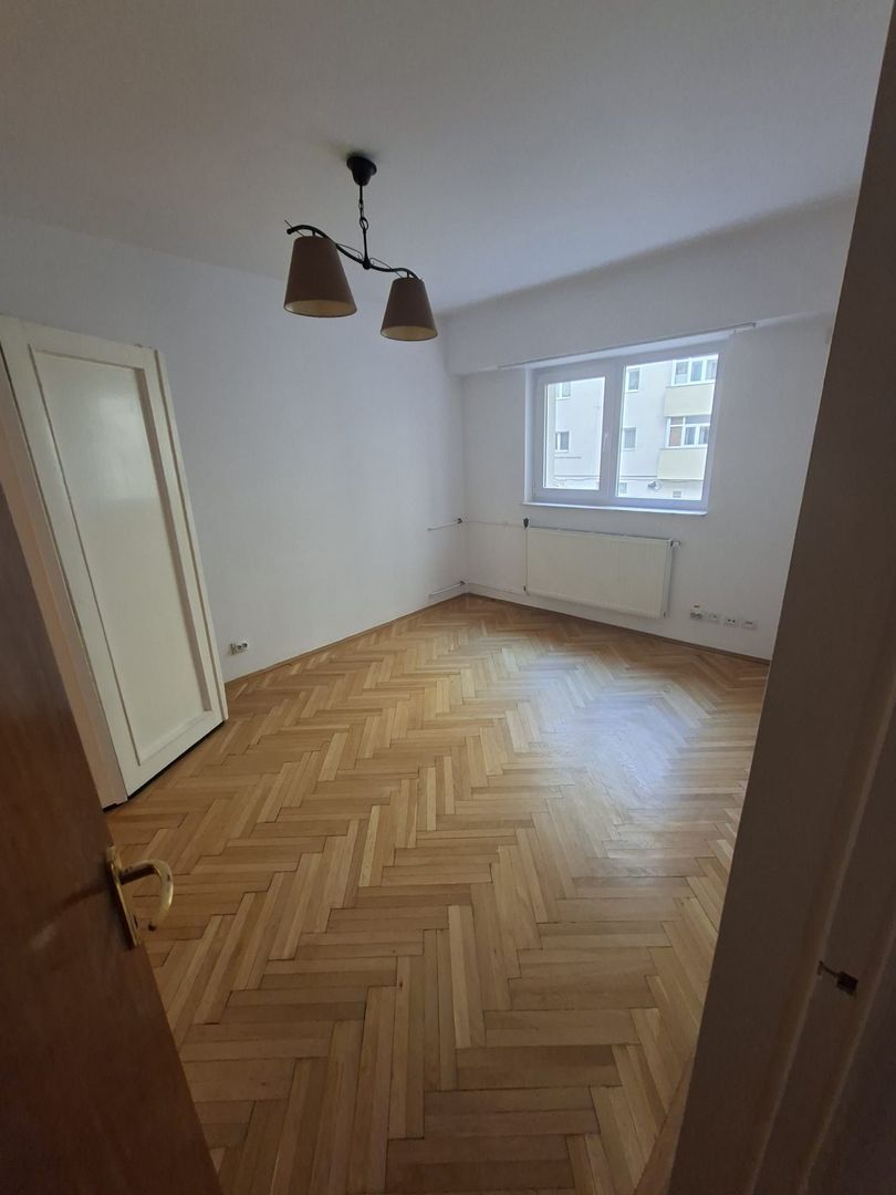 Apartament de inchiriat 3 camere Ultracentral Metrou Universitate L349 - Poză 3
