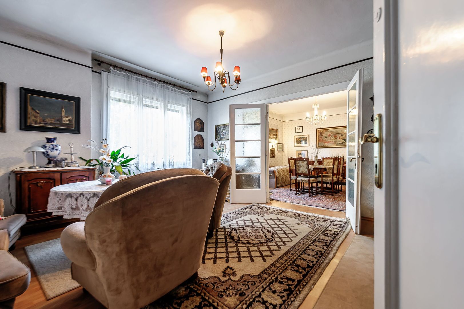 Vilă frumoasa aproape de strada Petru Rareș - Poză 1