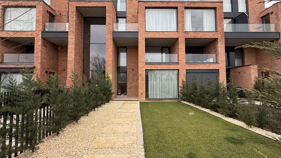 Vila urbana cu gradina langa parc in Tunari - Poză 35