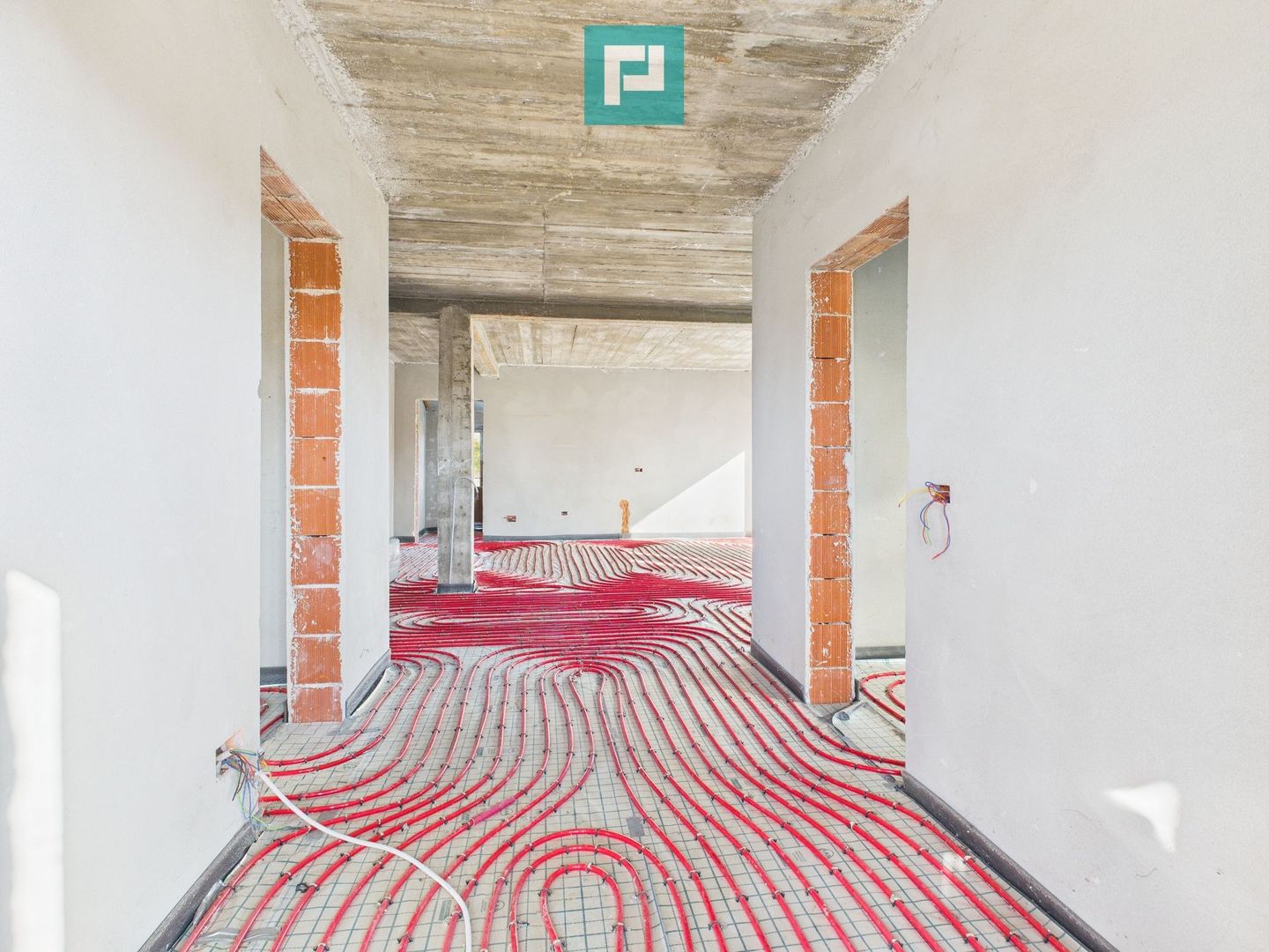 Proprietate impresionantă în Nădab - Poză 10