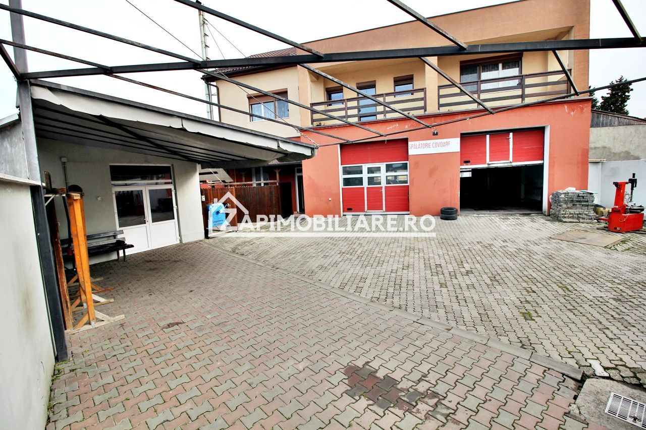 Casa 4 camere+spatiu comercial 420mp.6 bai,720mp teren - Poză 2