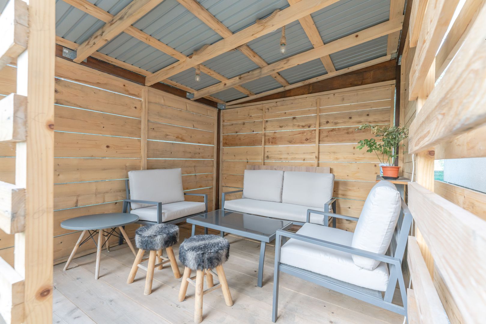 2 camere decomandat mobilat utilat cu gradina - Poză 9